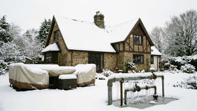 Winterfest machen: Effektiver Frostschutz für Haus, Garten und Leitungen